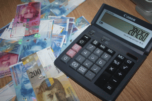 "Tăriceanu are obligaţia să reprezinte interesele tuturor românilor, inclusiv ale celor împrumutaţi în CHF"